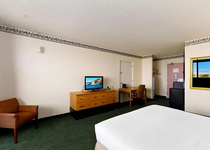 6 Havasu Az Hotel 2*